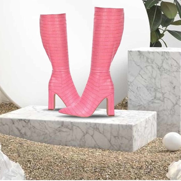 NWOT Women’s chunky heel boots Size:9 Color: Pink - Picture 1 of 6